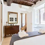 Rome As You Feel - Trevi Luxury Apartment