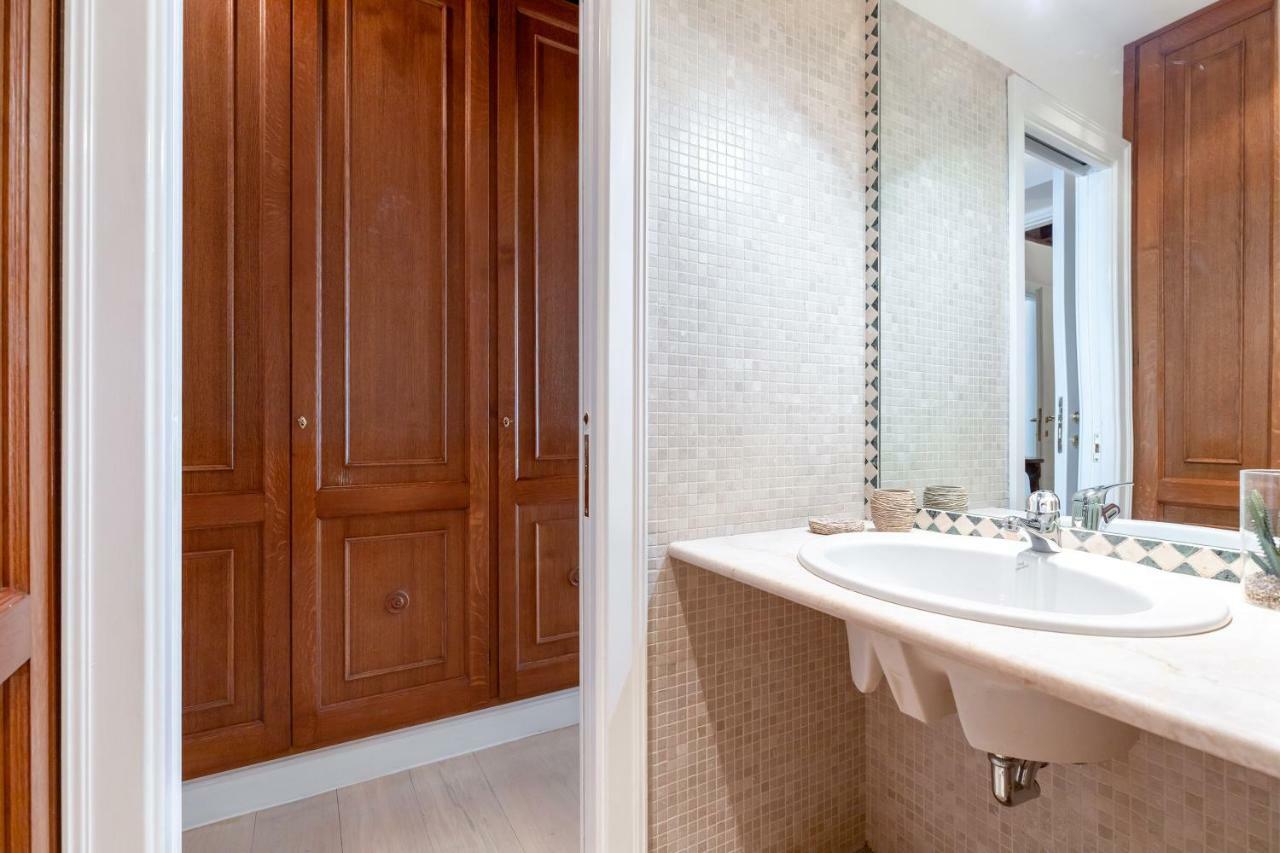 As Feel - Trevi Luxury Rom